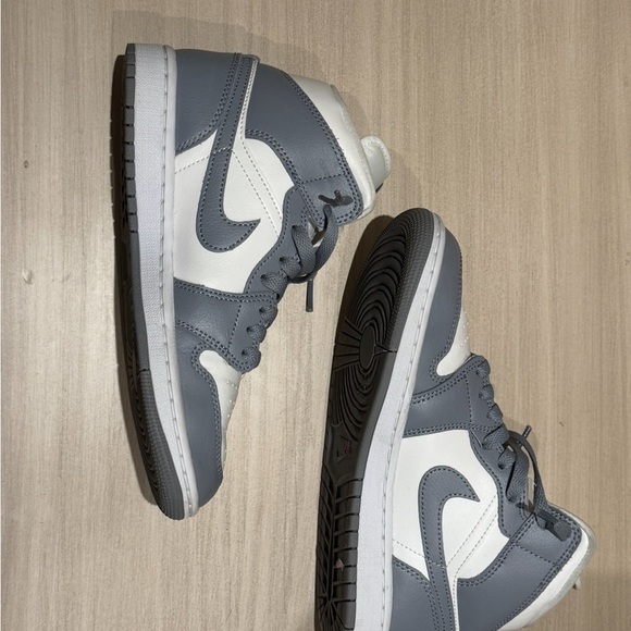 Men's Two-Tone Air Jordan 1 Mid - Picture 3 of 6